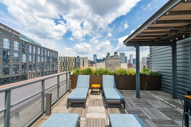 32 Traveler St 411, Boston, MA 02118