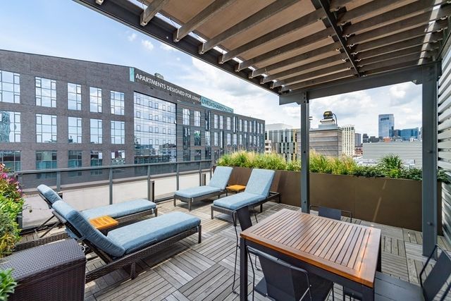 32 Traveler St 411, Boston, MA 02118