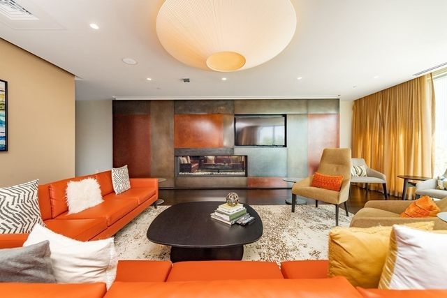 32 Traveler St 411, Boston, MA 02118