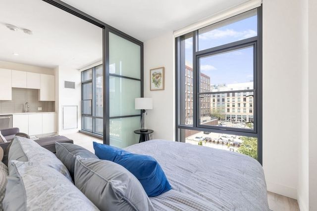 32 Traveler St 411, Boston, MA 02118