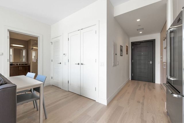 32 Traveler St 411, Boston, MA 02118