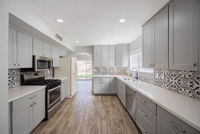 7542 W Cinnabar Avenue, Peoria, AZ 85345