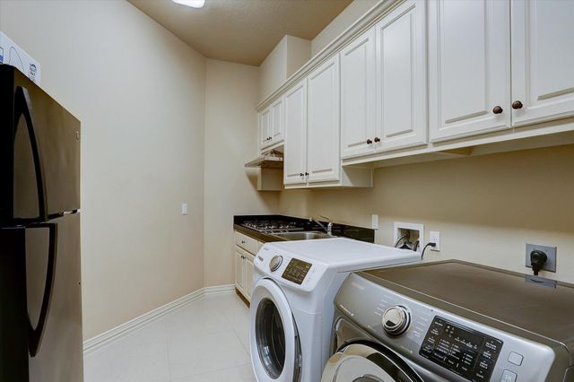 14202 Teal Cove Lane, Houston, TX 77077