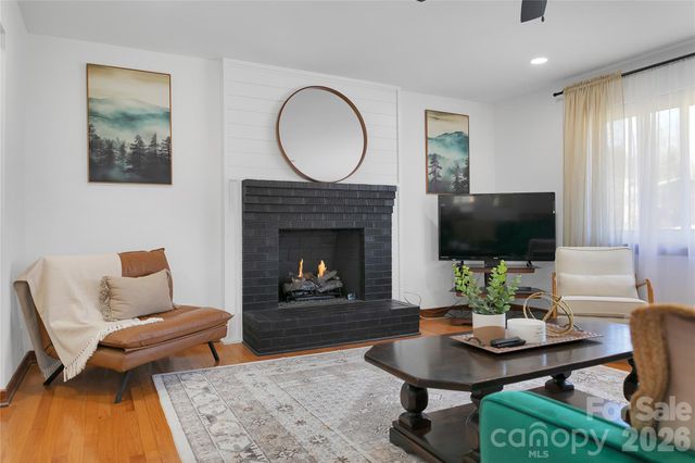 112 Allison Road, Brevard, NC 28712