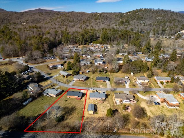 112 Allison Road, Brevard, NC 28712