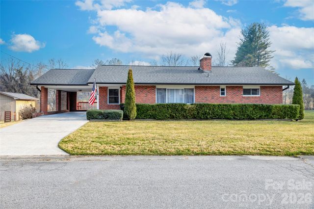 112 Allison Road, Brevard, NC 28712