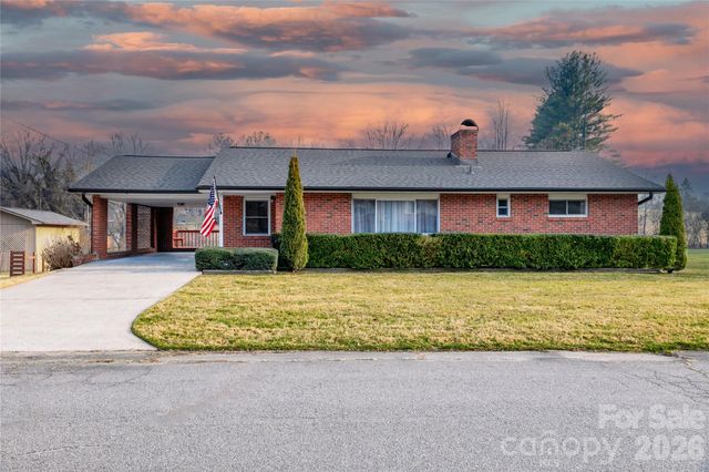 112 Allison Road, Brevard, NC 28712