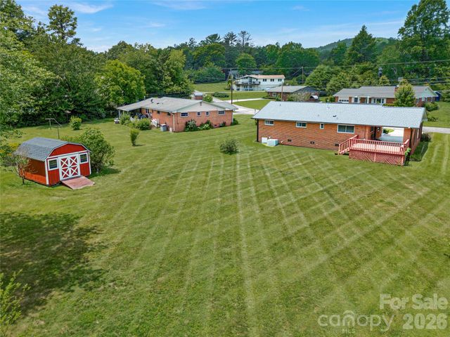 112 Allison Road, Brevard, NC 28712