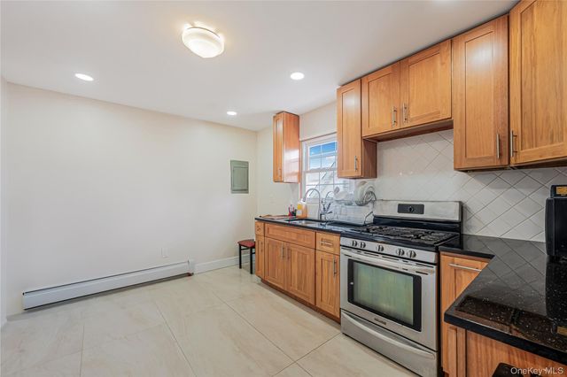 60 Saint Johns Avenue, Valley Stream, NY 11580