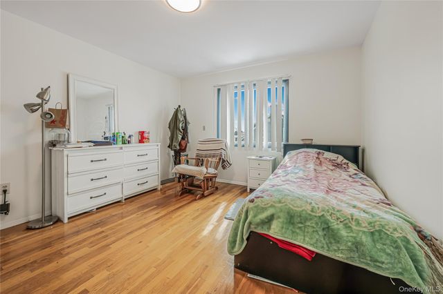 60 Saint Johns Avenue, Valley Stream, NY 11580