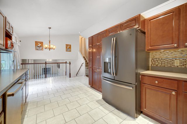 17472 Hawthorne Drive, Lowell, IN 46356