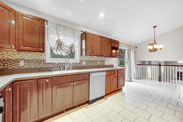 17472 Hawthorne Drive, Lowell, IN 46356