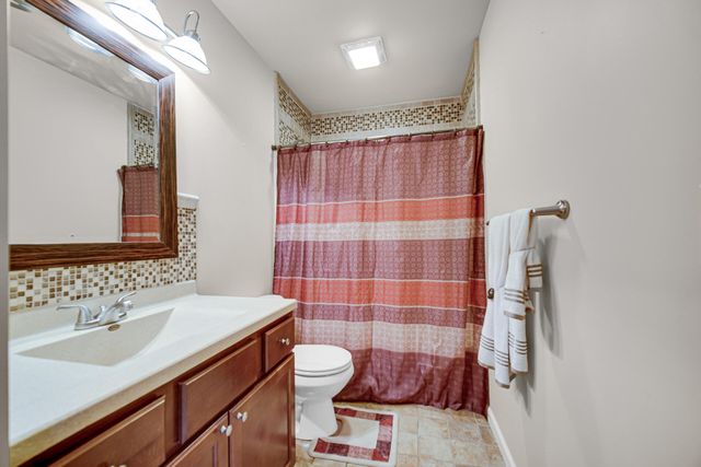 17472 Hawthorne Drive, Lowell, IN 46356