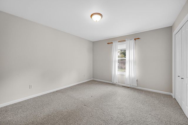 17472 Hawthorne Drive, Lowell, IN 46356