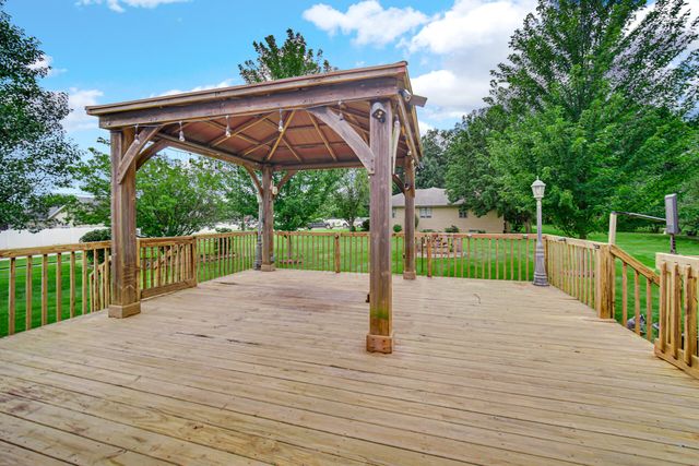 17472 Hawthorne Drive, Lowell, IN 46356