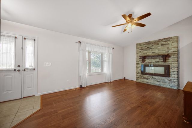 17472 Hawthorne Drive, Lowell, IN 46356