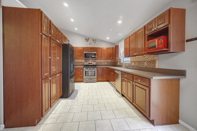 17472 Hawthorne Drive, Lowell, IN 46356