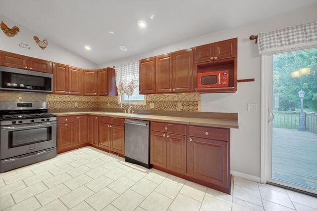 17472 Hawthorne Drive, Lowell, IN 46356