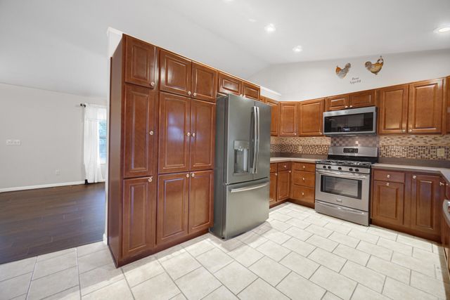 17472 Hawthorne Drive, Lowell, IN 46356