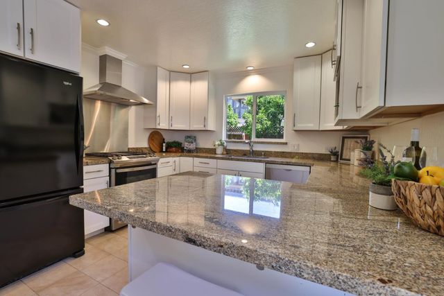 831 Kipling Street, Palo Alto, CA 94301