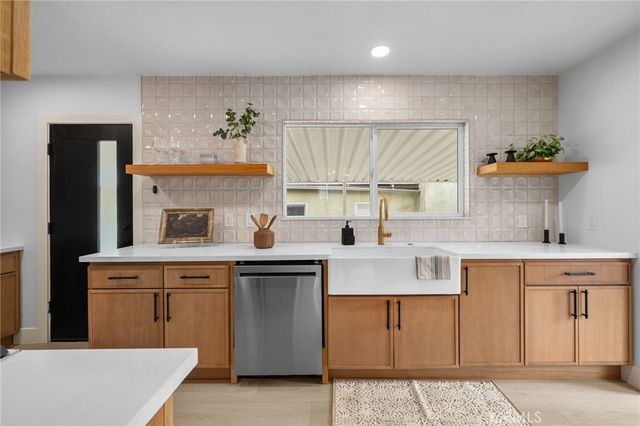 3477 Floresta, Los Angeles, CA 90043