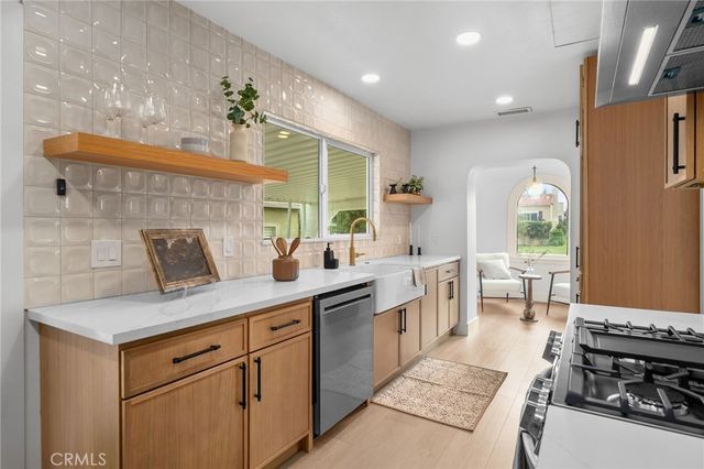 3477 Floresta, Los Angeles, CA 90043