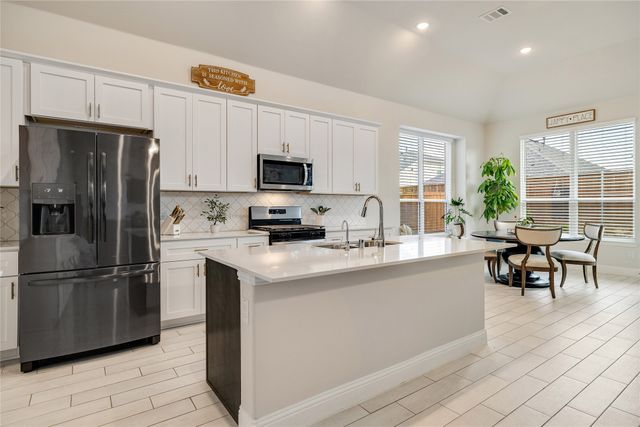 704 Fencerow Trail, Weston, TX 75009