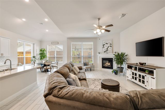 704 Fencerow Trail, Weston, TX 75009