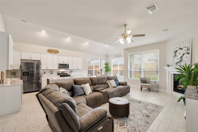 704 Fencerow Trail, Weston, TX 75009