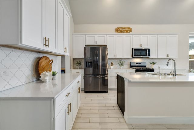 704 Fencerow Trail, Weston, TX 75009