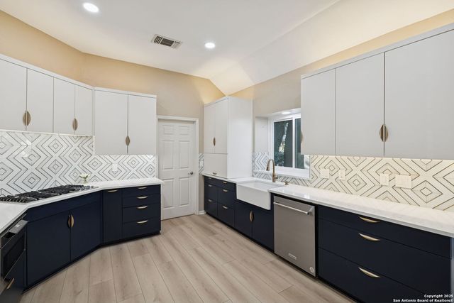 10 Rogers Wood, San Antonio, TX 78248