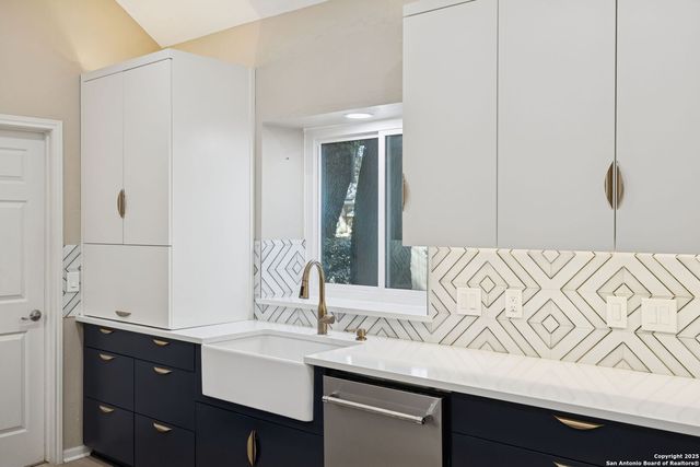 10 Rogers Wood, San Antonio, TX 78248