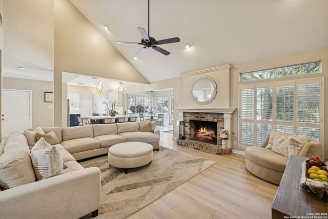 10 Rogers Wood, San Antonio, TX 78248