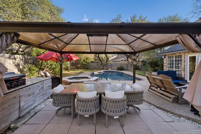 10 Rogers Wood, San Antonio, TX 78248