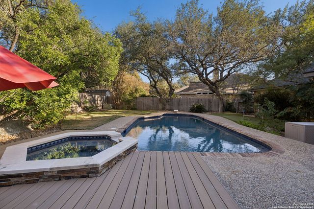 10 Rogers Wood, San Antonio, TX 78248