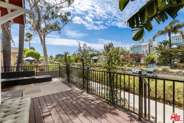 232 Howland Canal, Venice (los Angeles), CA 90291