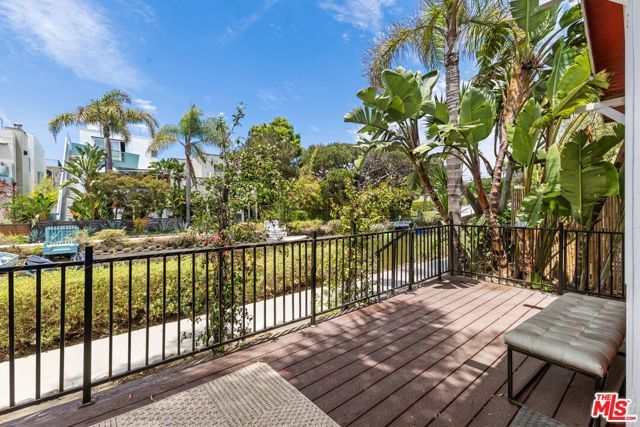 232 Howland Canal, Venice (los Angeles), CA 90291