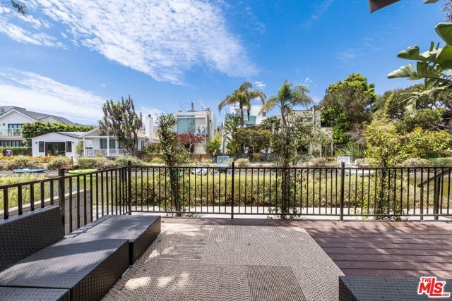 232 Howland Canal, Venice (los Angeles), CA 90291