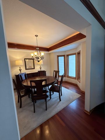 340 S Owasso Boulevard W, Roseville, MN 55113