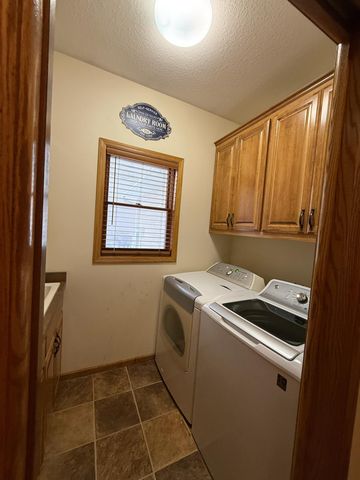 340 S Owasso Boulevard W, Roseville, MN 55113