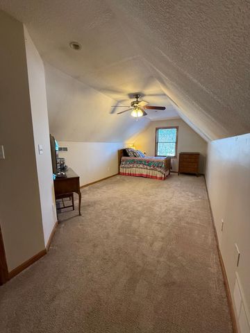 340 S Owasso Boulevard W, Roseville, MN 55113