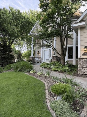 340 S Owasso Boulevard W, Roseville, MN 55113