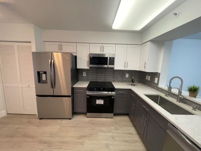 14111 Royal Vista Drive 202, Delray Beach, FL 33484