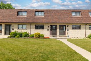 7546 S Cork Avenue, Justice, IL 60458