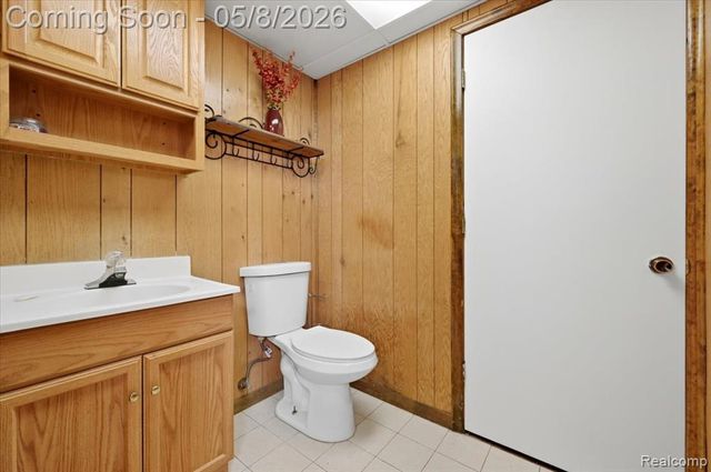 21428 Lundy Drive, Farmington Hills, MI 48336