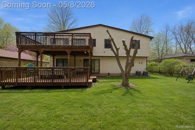 21428 Lundy Drive, Farmington Hills, MI 48336