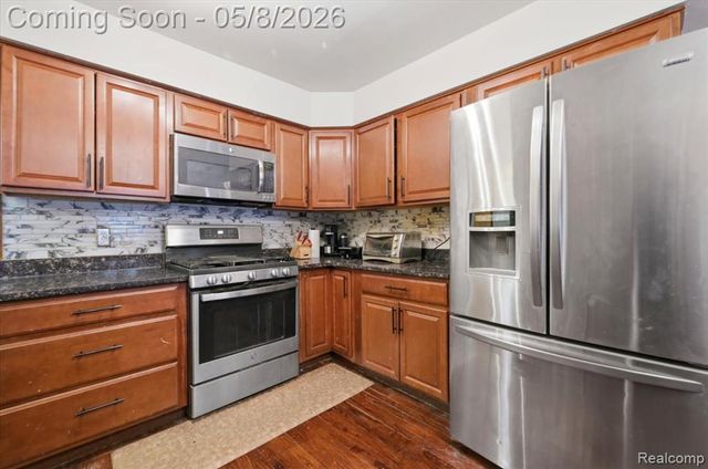 21428 Lundy Drive, Farmington Hills, MI 48336