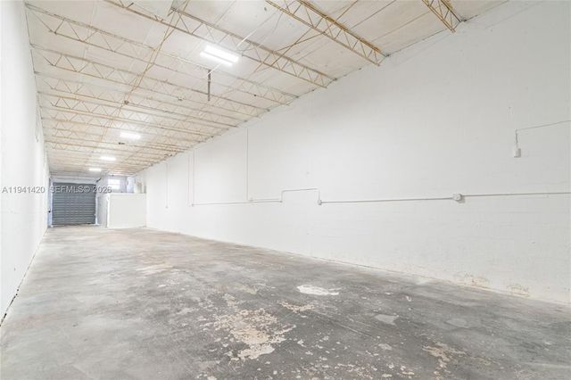 726 W 28th St, Hialeah, FL 33010