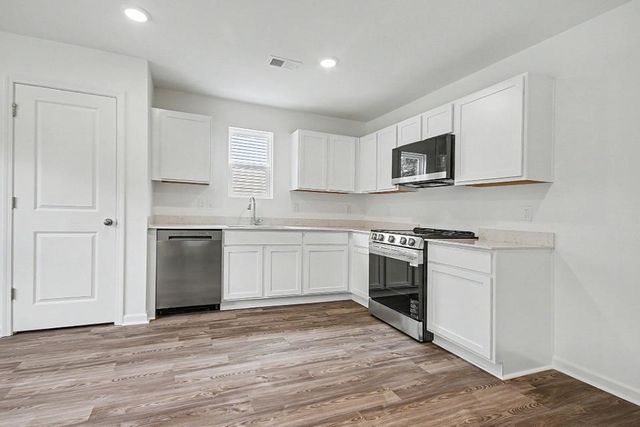 83 Vintage Way, Tabor City, NC 28463