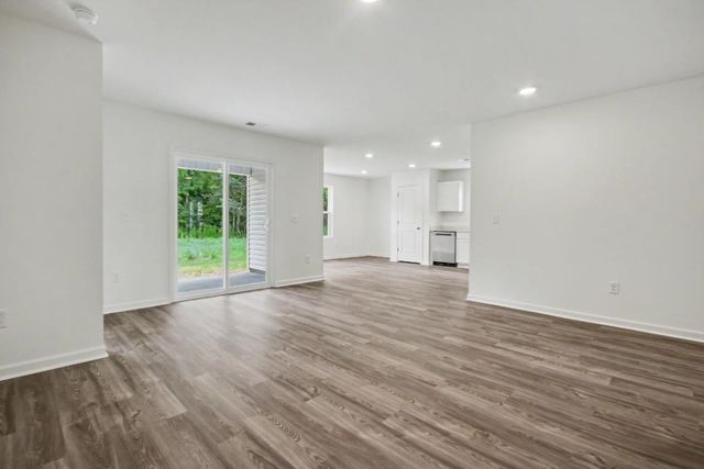 83 Vintage Way, Tabor City, NC 28463